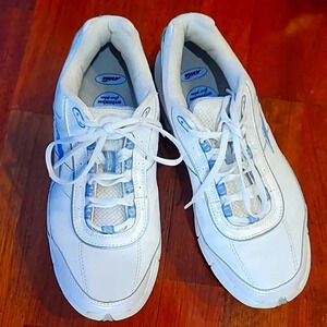 Avia 9995 Archrocker Flex Plus 9.5 Sneakers, White with Light blue trim. Ex Cond